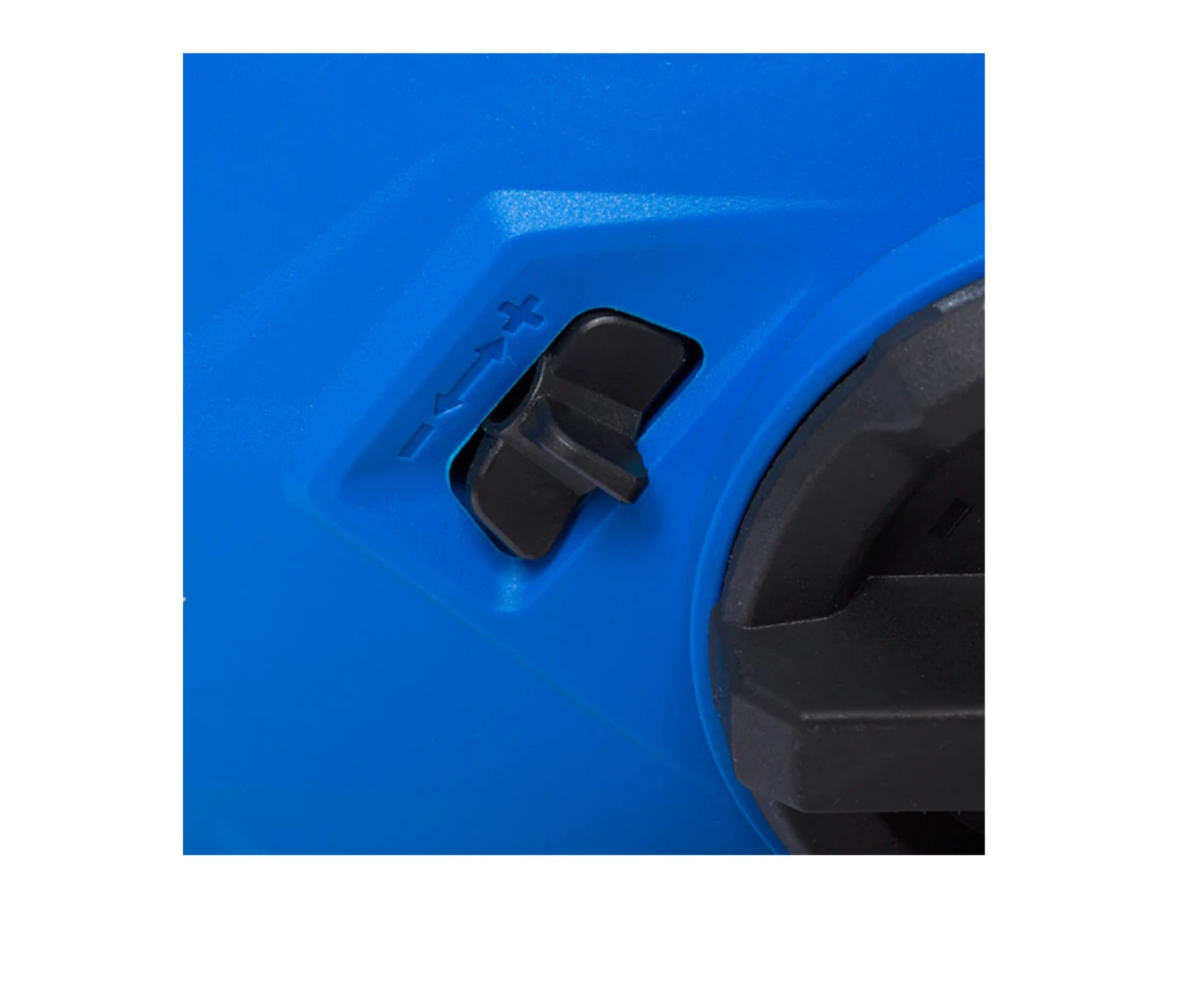 Kobalt KCS 1224A-03 24-Volt 12-in Brushless Cordless Electric Chainsaw 4 Ah (Battery & Charger Included) 8 Kobalt KCS 1224A-03 24-Volt 12-in Brushless Cordless Electric Chainsaw 4 Ah (Battery & Charger Included) - Image 6